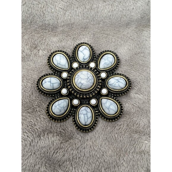 Vintage Premier Designs Large Brass Boho White Gray Marbled Brooch Pin Pendant - Picture 1 of 4